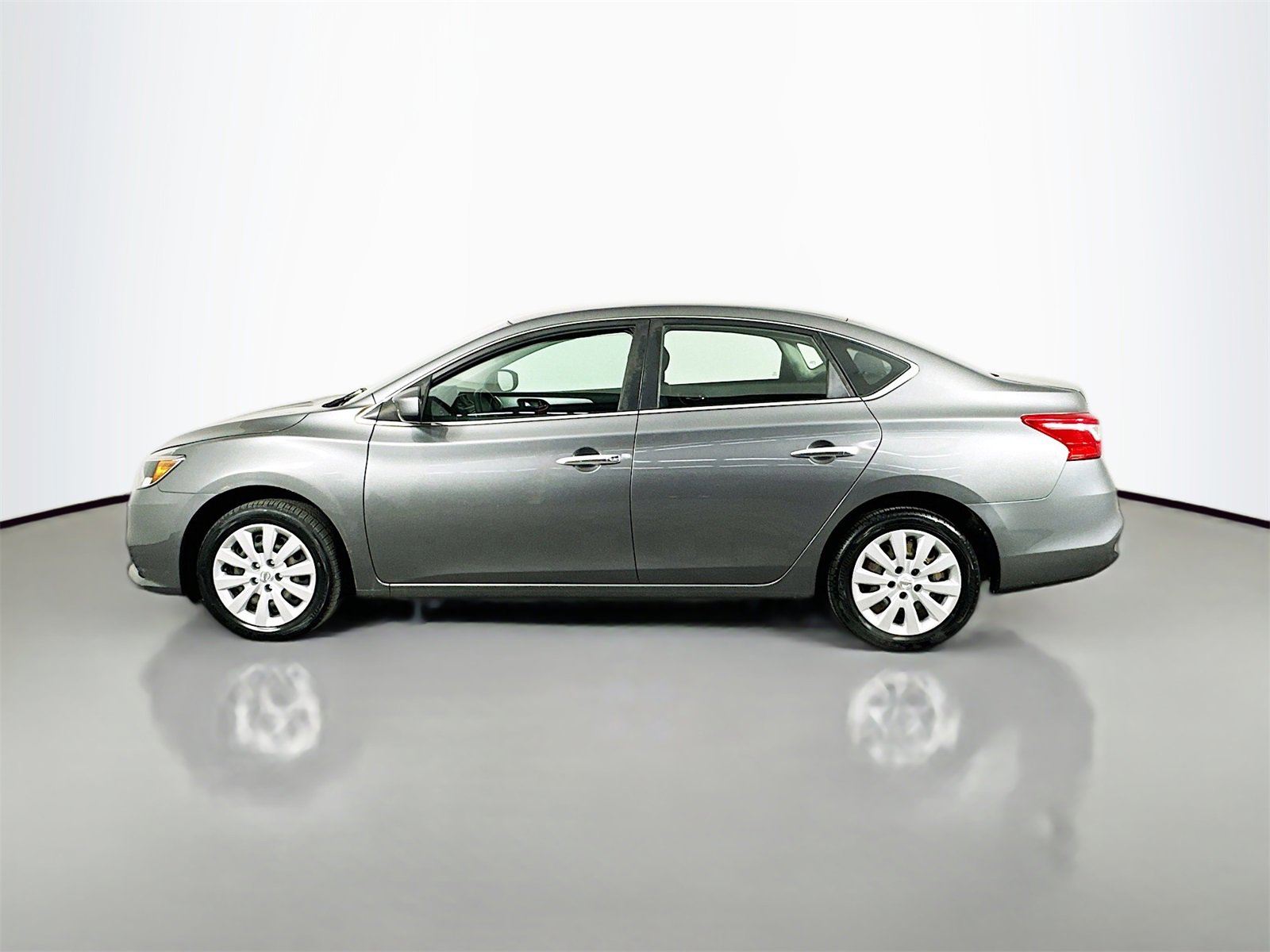 Used 2017 Nissan Sentra S image 4
