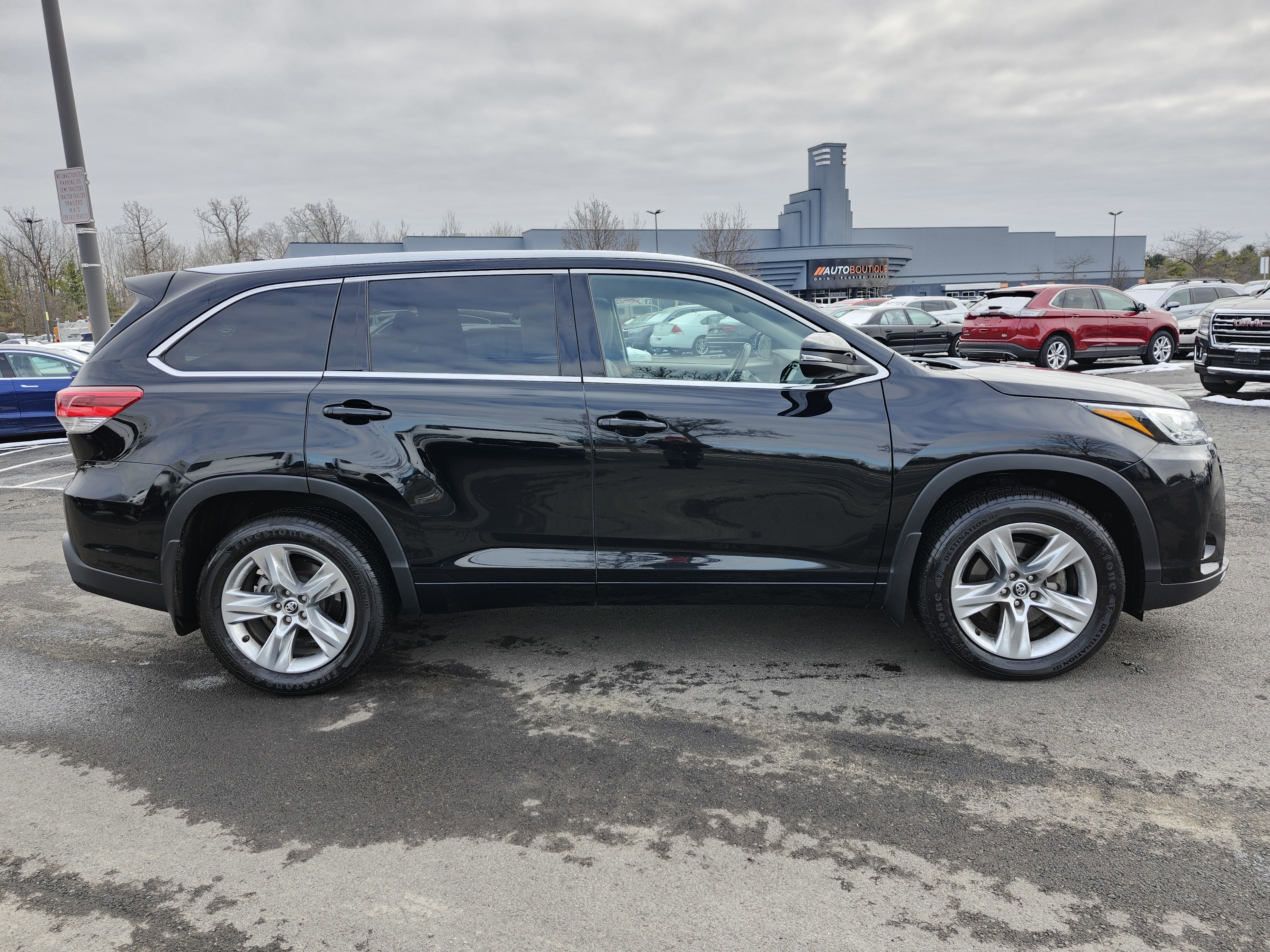 Used 2017 Toyota Highlander Limited image 19