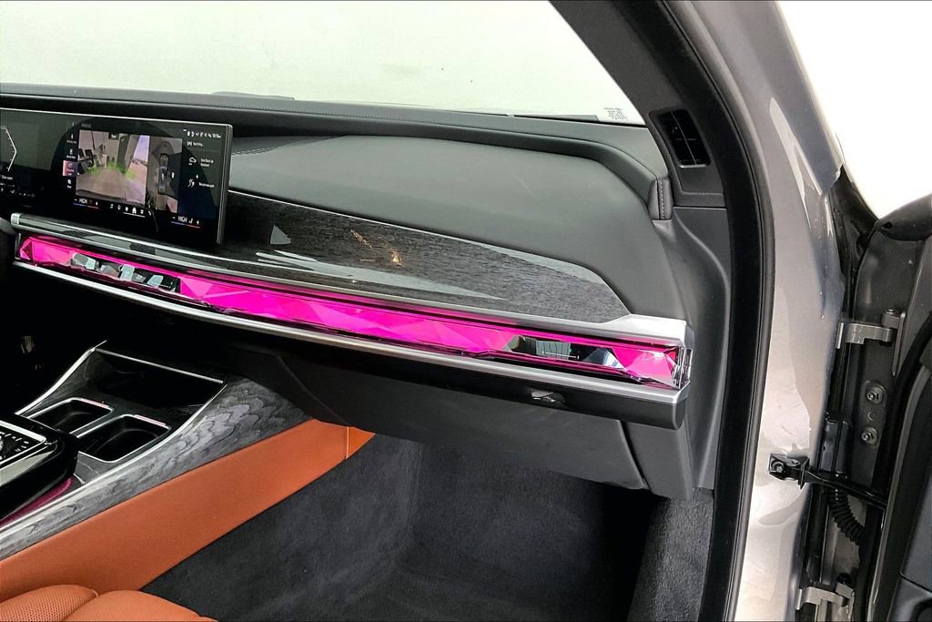 Used 2025 BMW 740i image 22