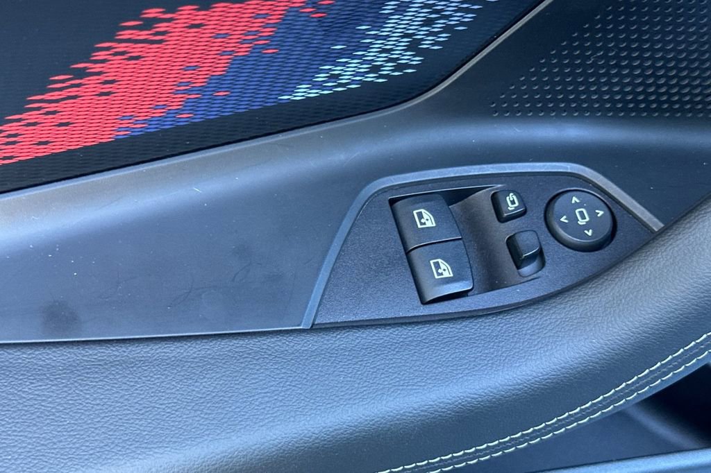 Used 2025 BMW M2 Base w/ Lighting Package image 11