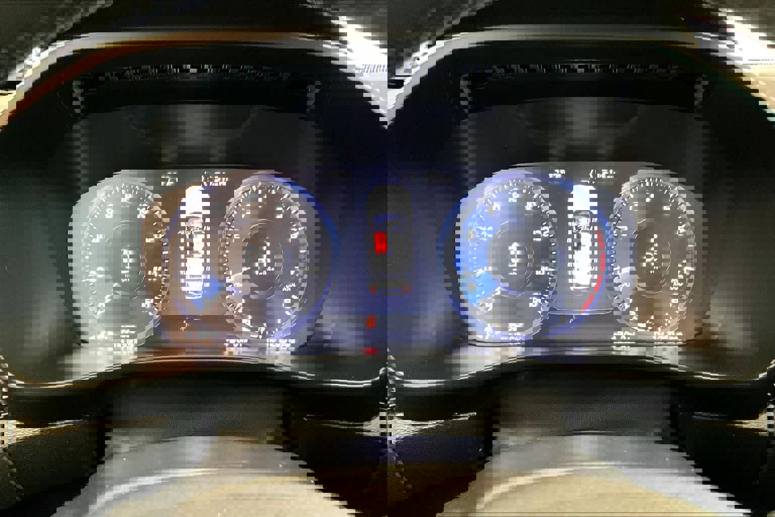 Certified 2022 Volvo XC40 T4 R-Design w/ Advanced Package image 24