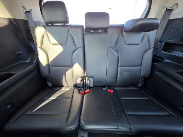 Used 2025 Kia Telluride S FWD image 13