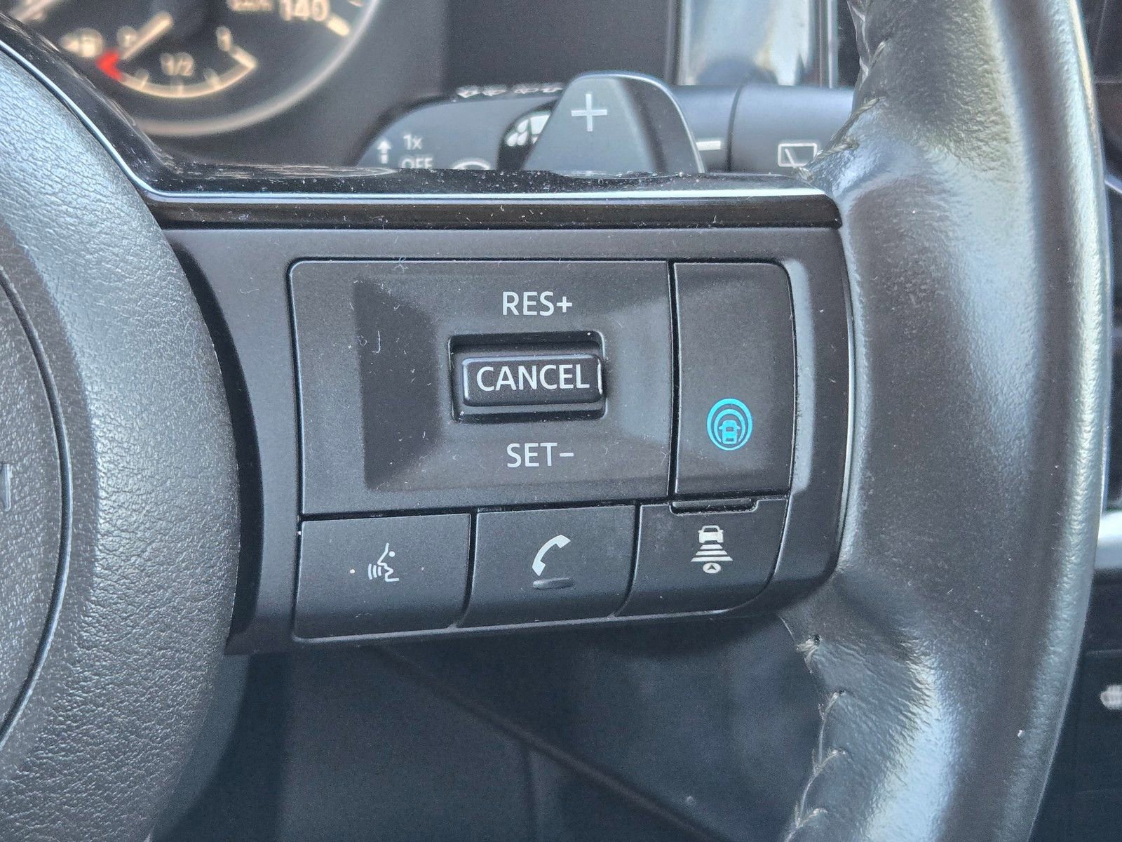 Used 2022 Nissan Pathfinder SV FWD image 31