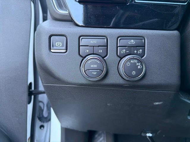 Used 2025 Chevrolet Silverado 1500 LT AWD/4WD image 22