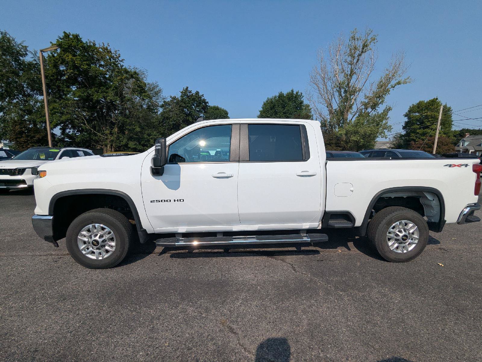 Used 2025 Chevrolet Silverado 2500 LT w/ Convenience Package AWD/4WD image 4