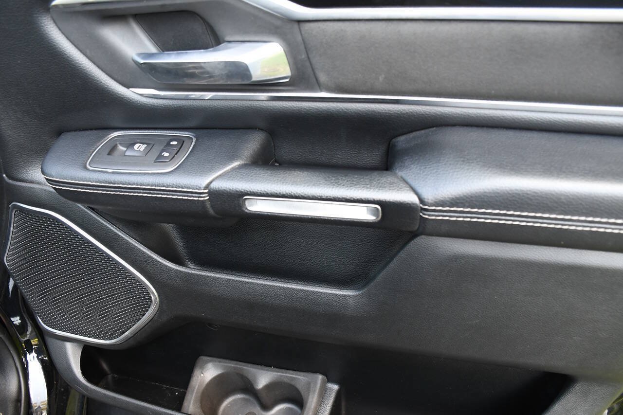 Used 2020 RAM 1500 Laramie w/ Sport Appearance Package AWD/4WD image 28