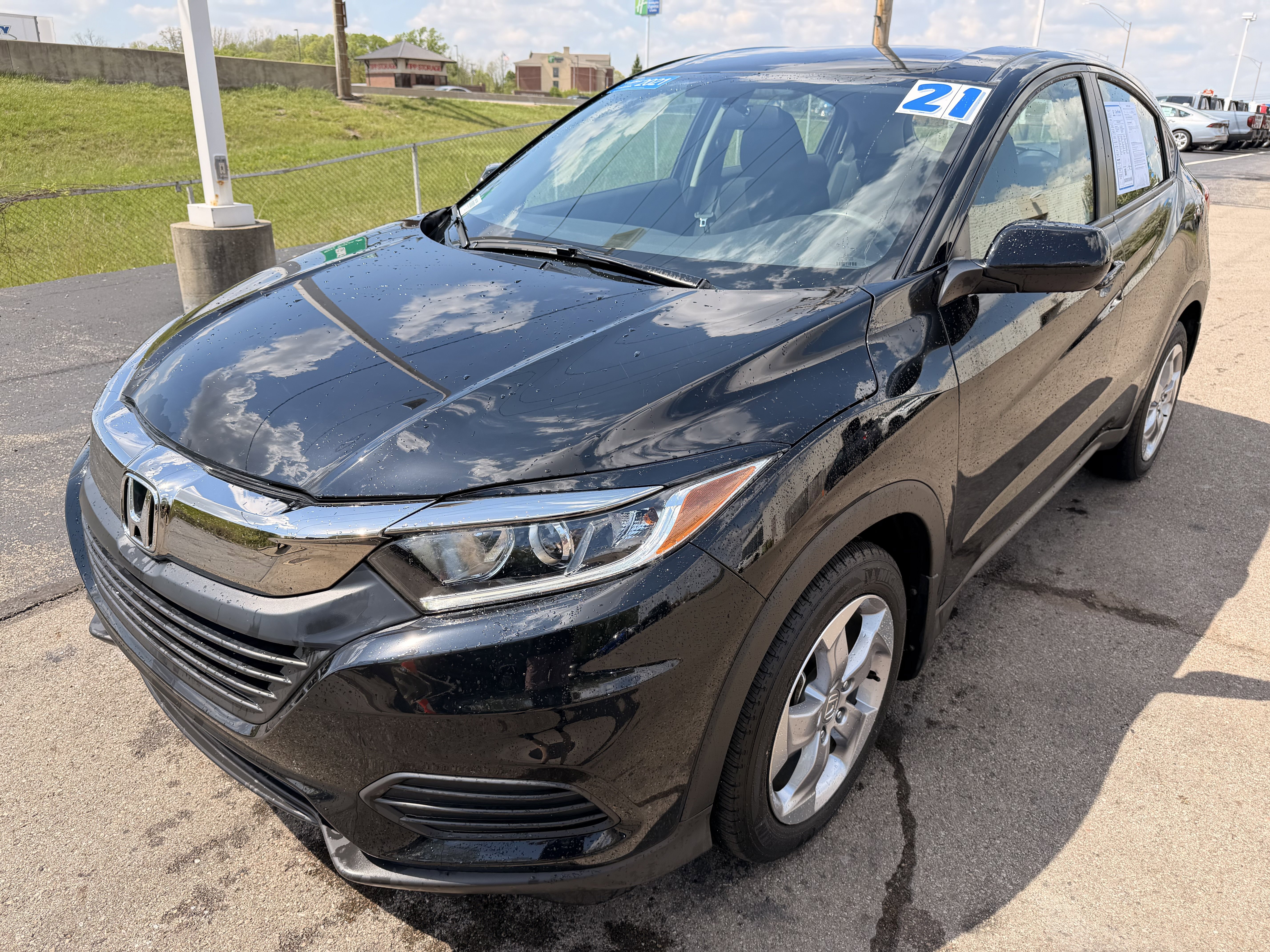 Used 2021 Honda HR-V LX image 7