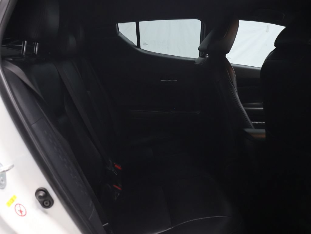 Used 2019 Toyota C-HR XLE FWD image 12
