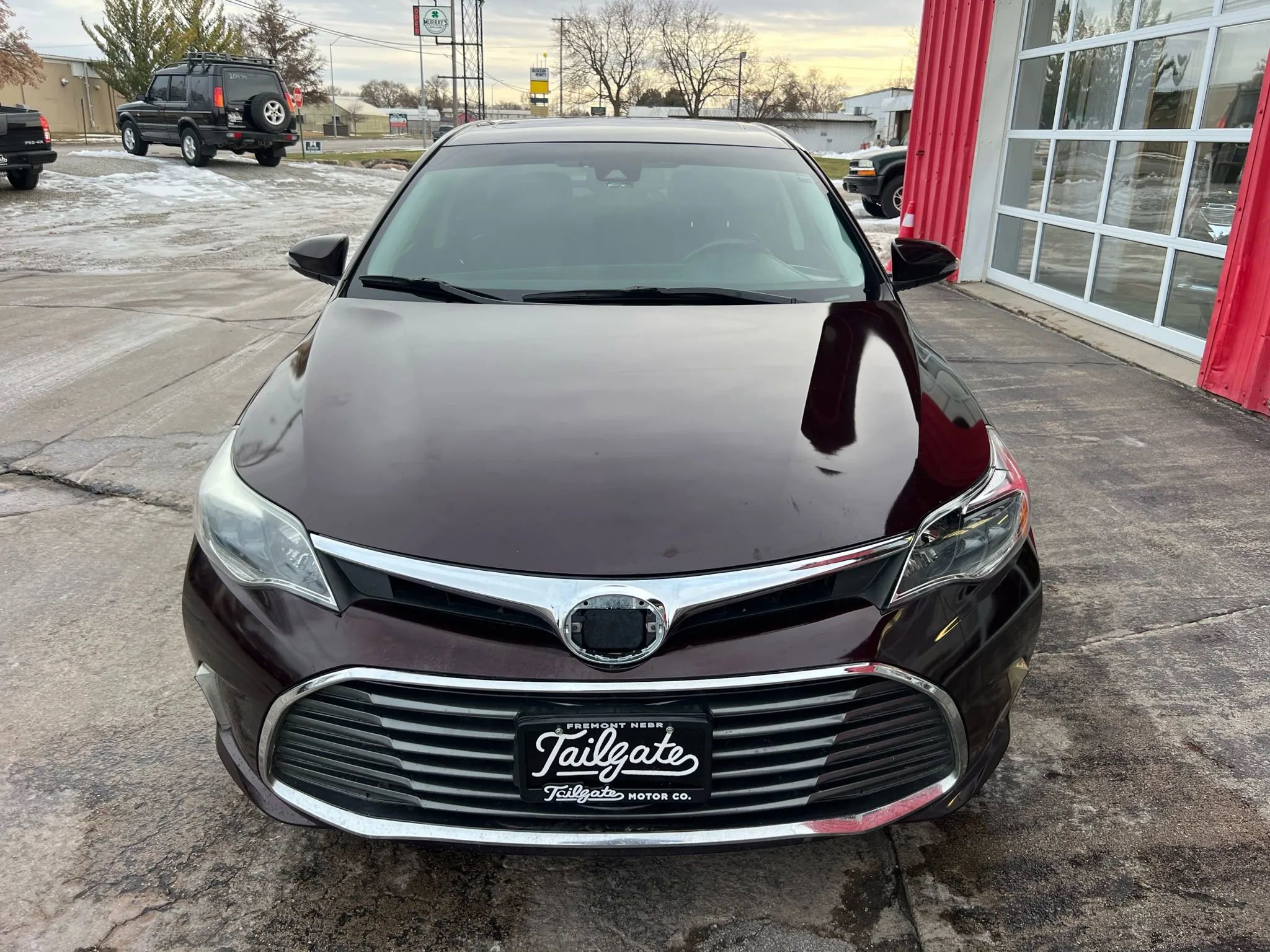 Used 2018 Toyota Avalon Limited image 3