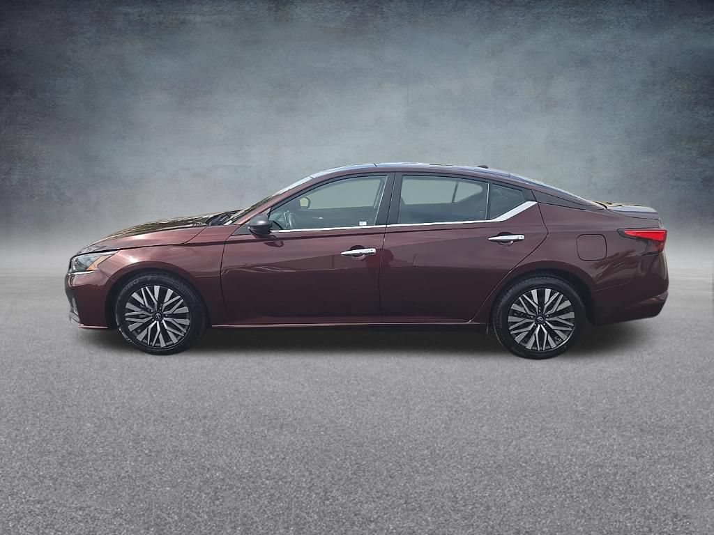 Used 2024 Nissan Altima 2.5 SV FWD image 7
