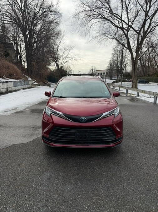 Used 2021 Toyota Sienna LE image 15