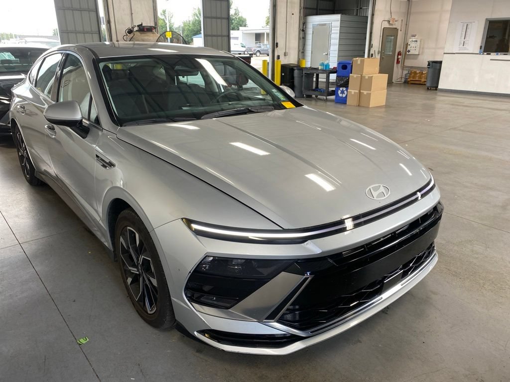 Used 2024 Hyundai Sonata SEL FWD image 1