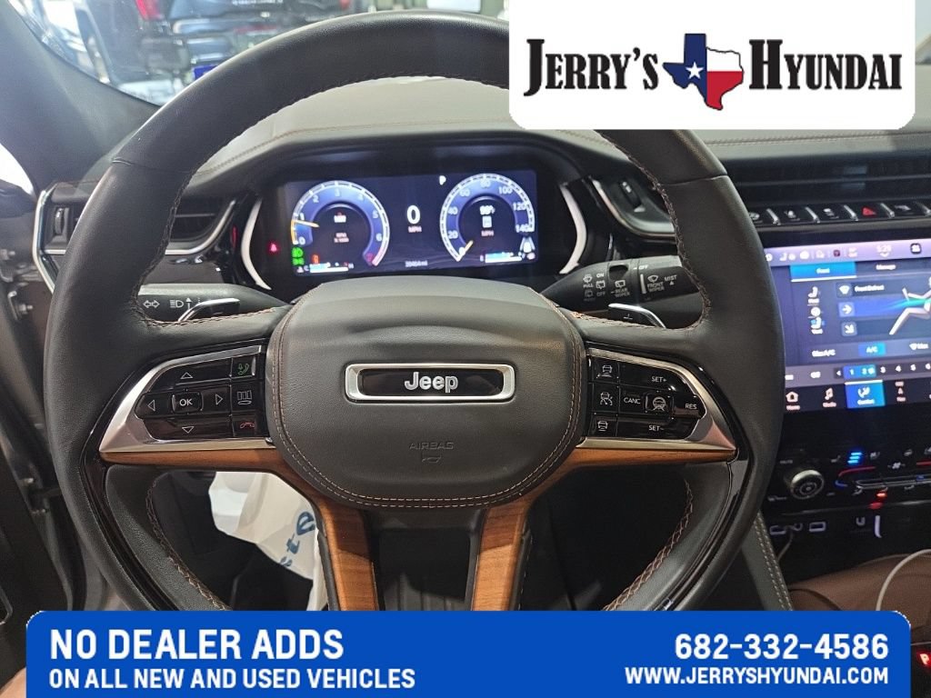 Used 2023 Jeep Grand Cherokee L Summit AWD/4WD image 17