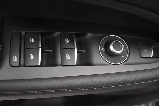 Used 2024 Alfa Romeo Stelvio Ti w/ Performance Driving Package AWD/4WD image 21