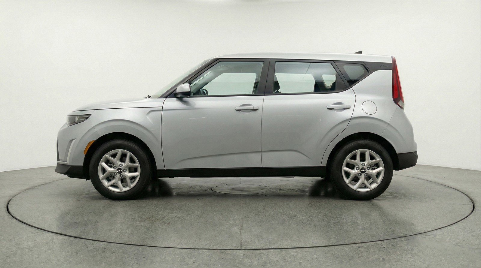 Used 2025 Kia Soul LX w/ LX Technology Package image 5