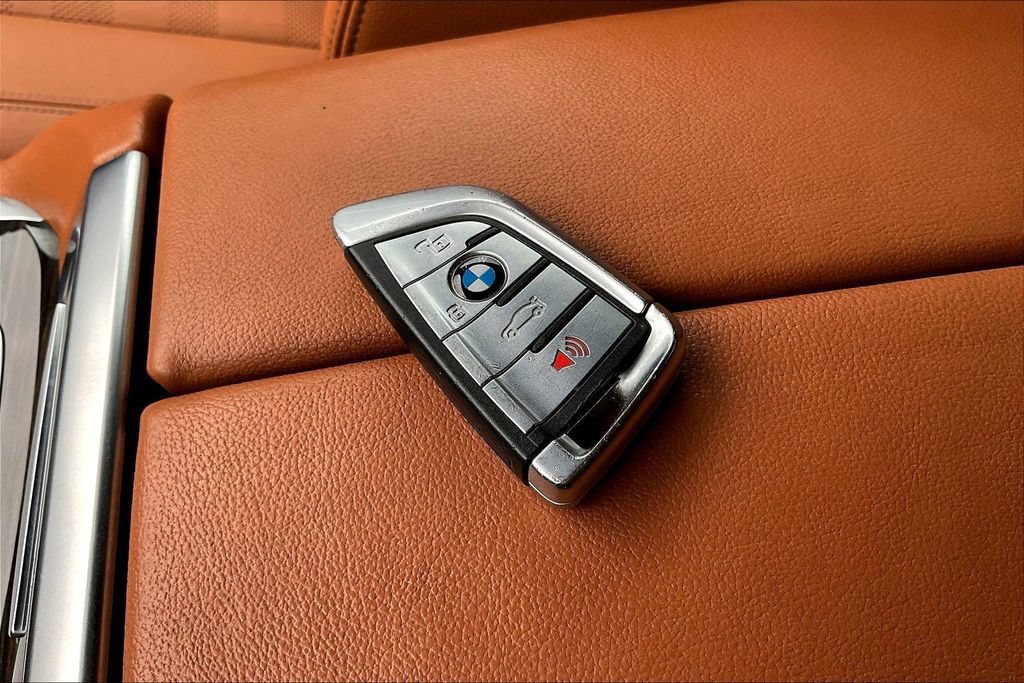 Used 2021 BMW X7 xDrive40i w/ M Sport Package AWD/4WD image 33