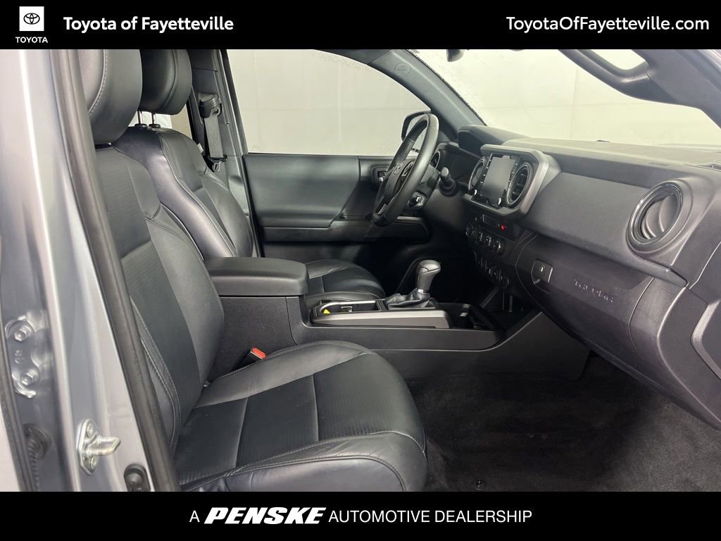Used 2021 Toyota Tacoma TRD Sport w/ TRD Premium Sport Package AWD/4WD image 5