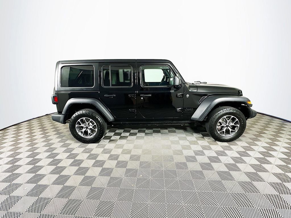 Used 2024 Jeep Wrangler Unlimited Sport AWD/4WD image 12