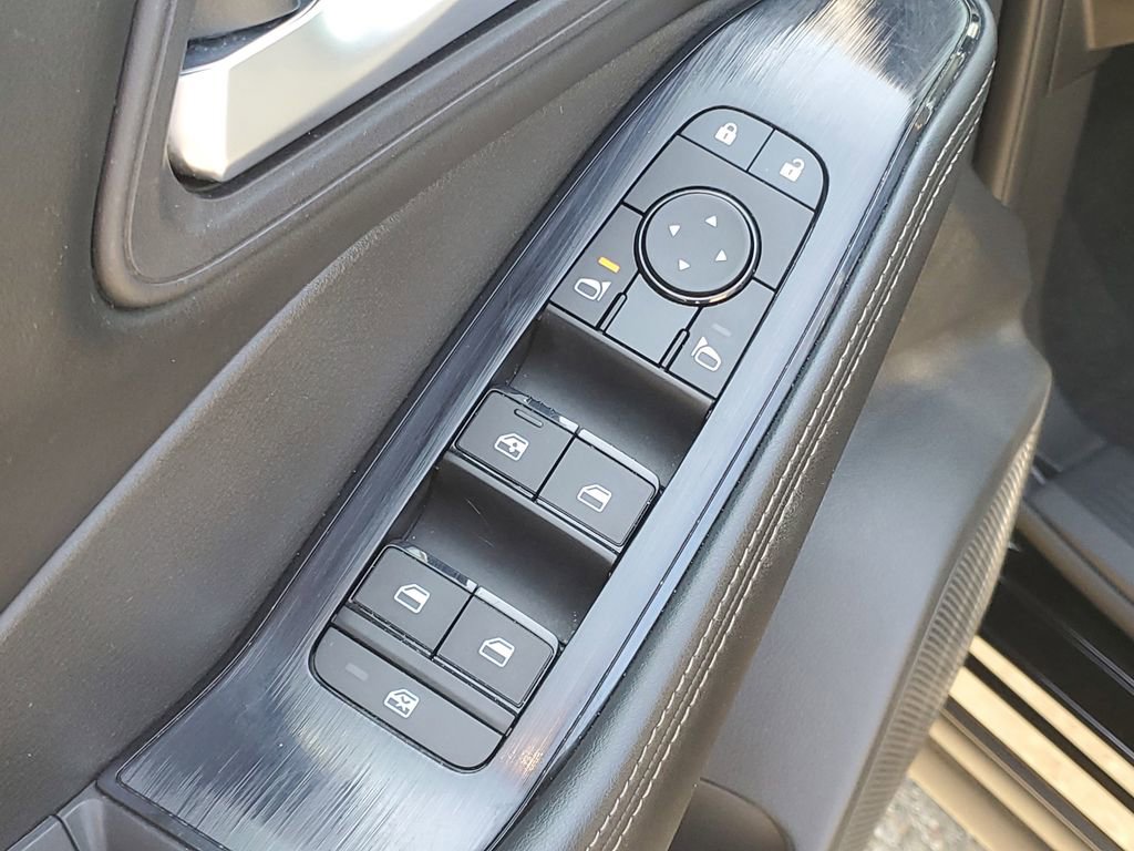 Used 2024 Nissan Rogue SV image 11