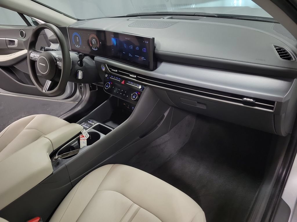 Used 2025 Hyundai Sonata SEL FWD image 31