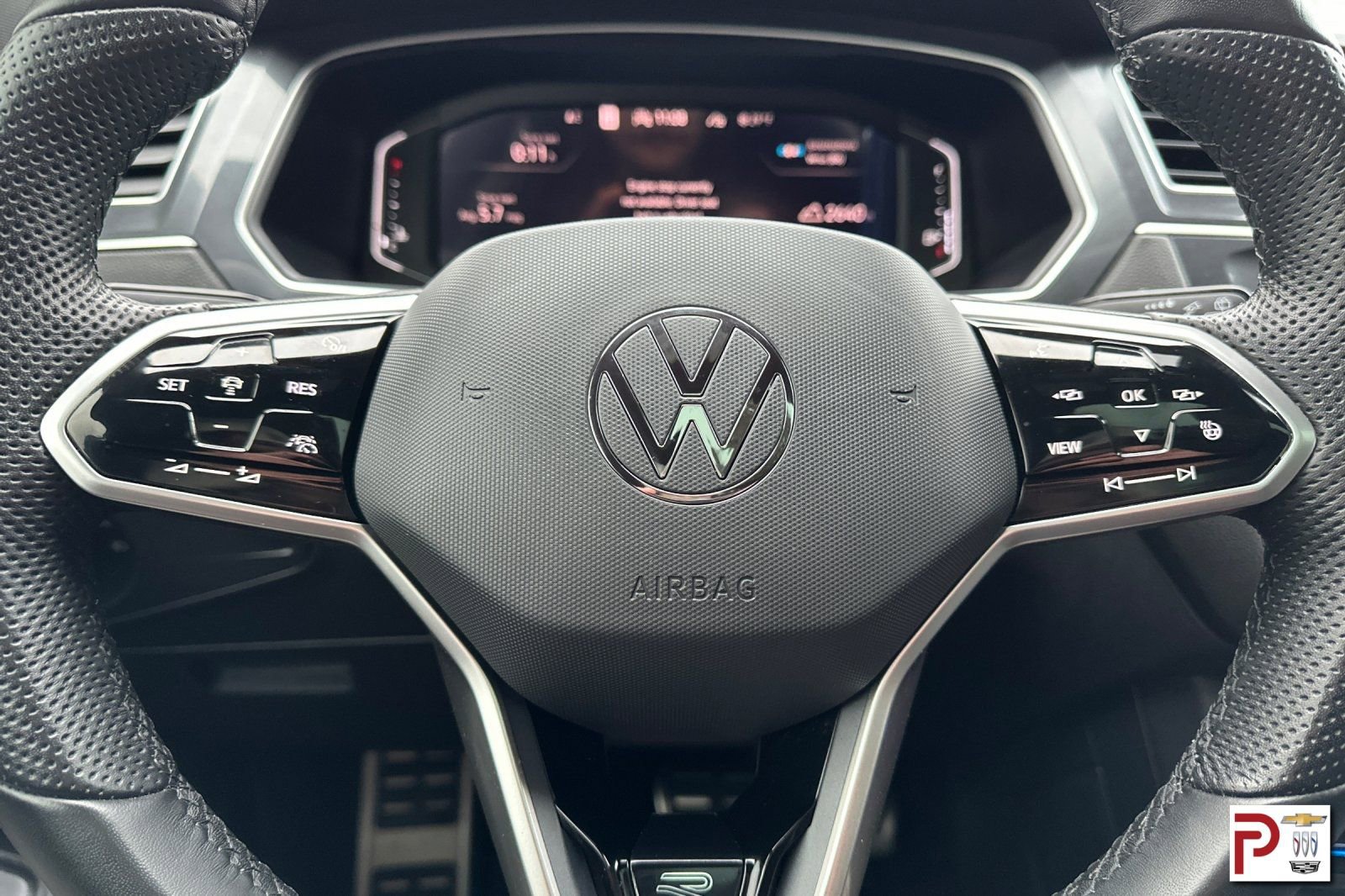 Used 2024 Volkswagen Tiguan SEL R-Line image 30