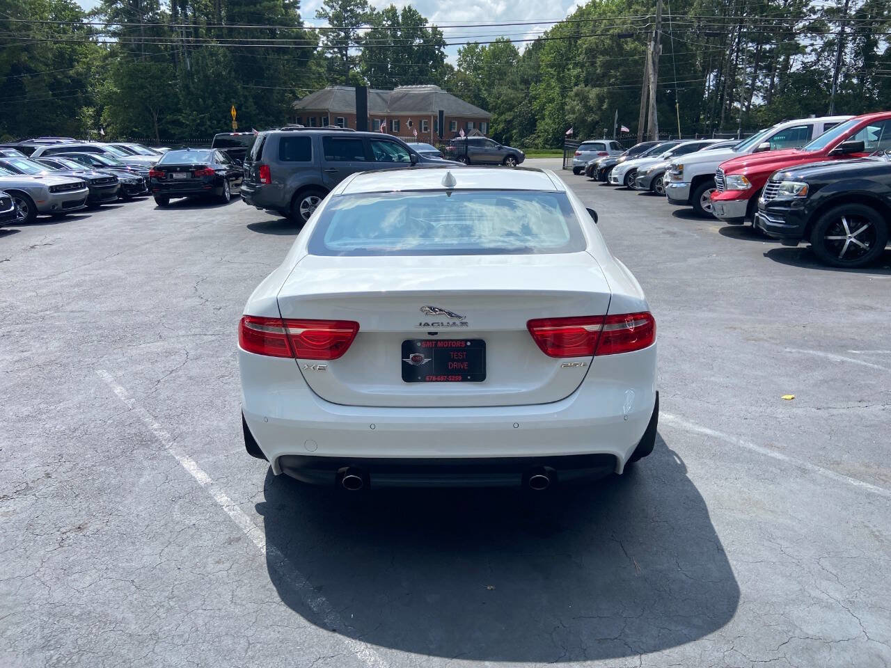 Used 2018 Jaguar XE Premium image 7