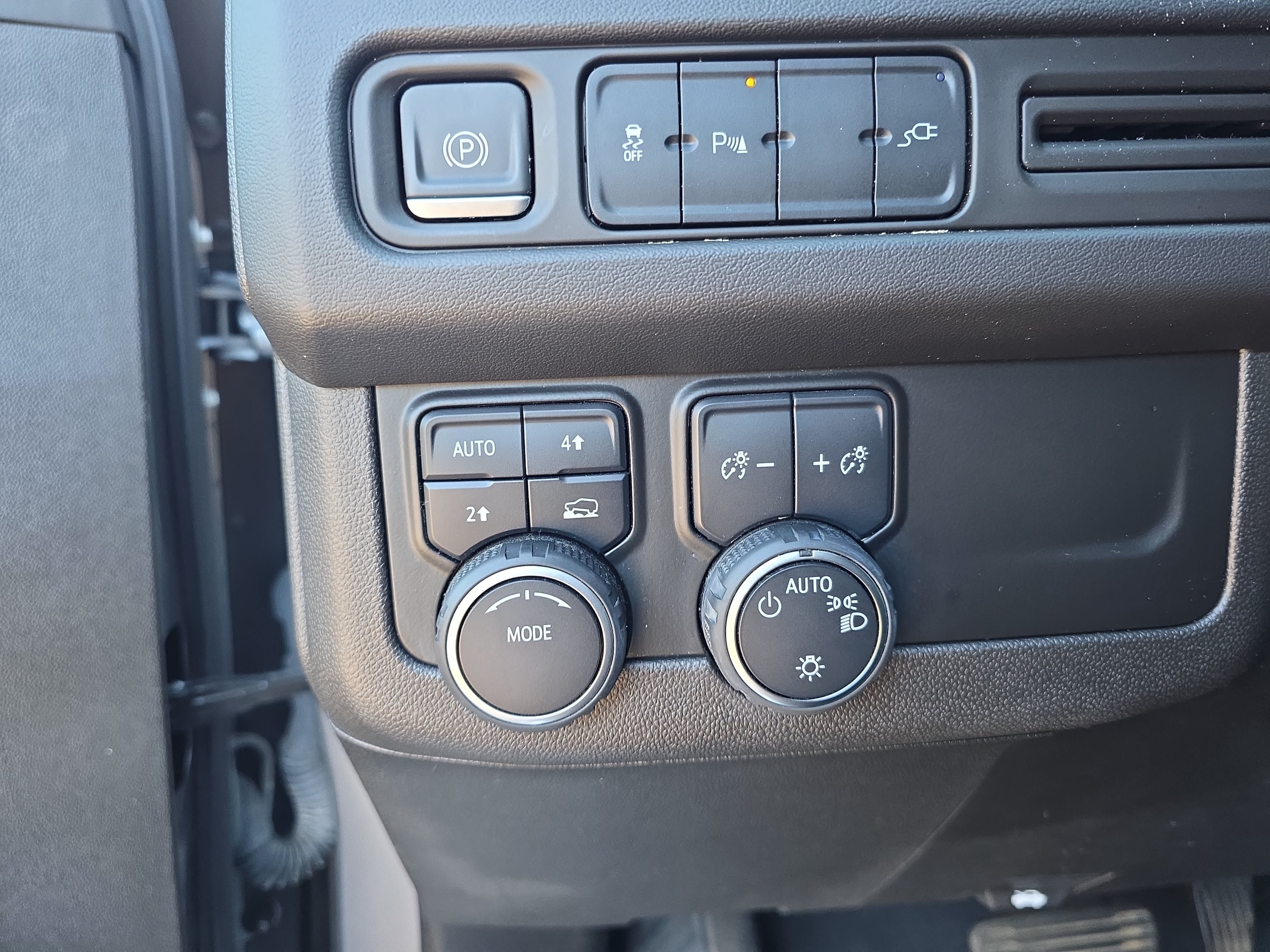 Used 2021 Chevrolet Tahoe LT AWD/4WD image 28