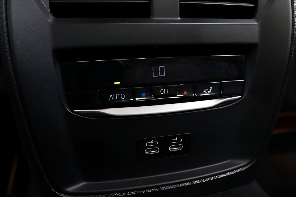 Used 2024 BMW M340i w/ Premium Package RWD image 40