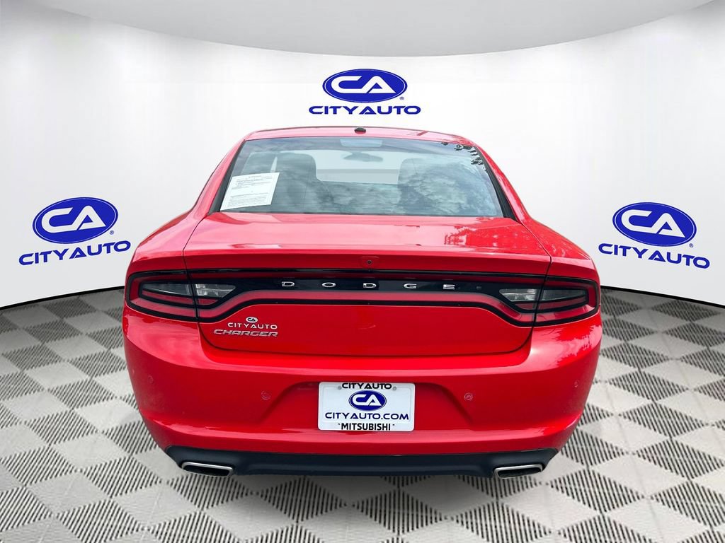 Used 2022 Dodge Charger SXT RWD image 4