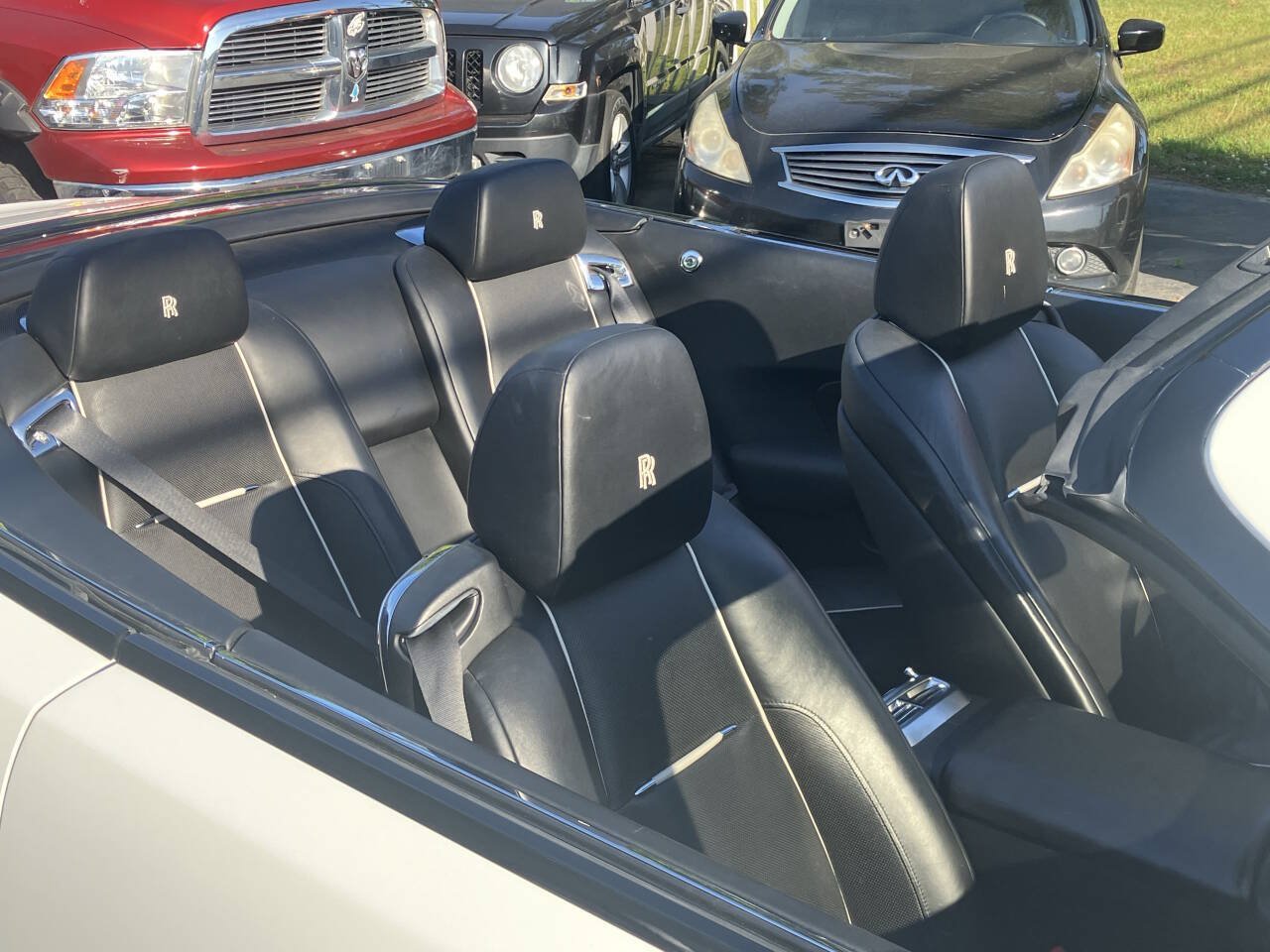 Used 2018 Rolls-Royce Dawn RWD image 27