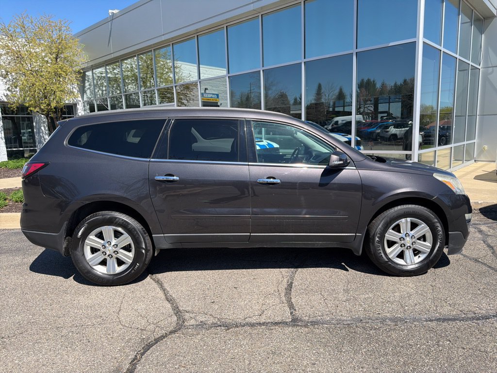 Used 2013 Chevrolet Traverse LT FWD image 2