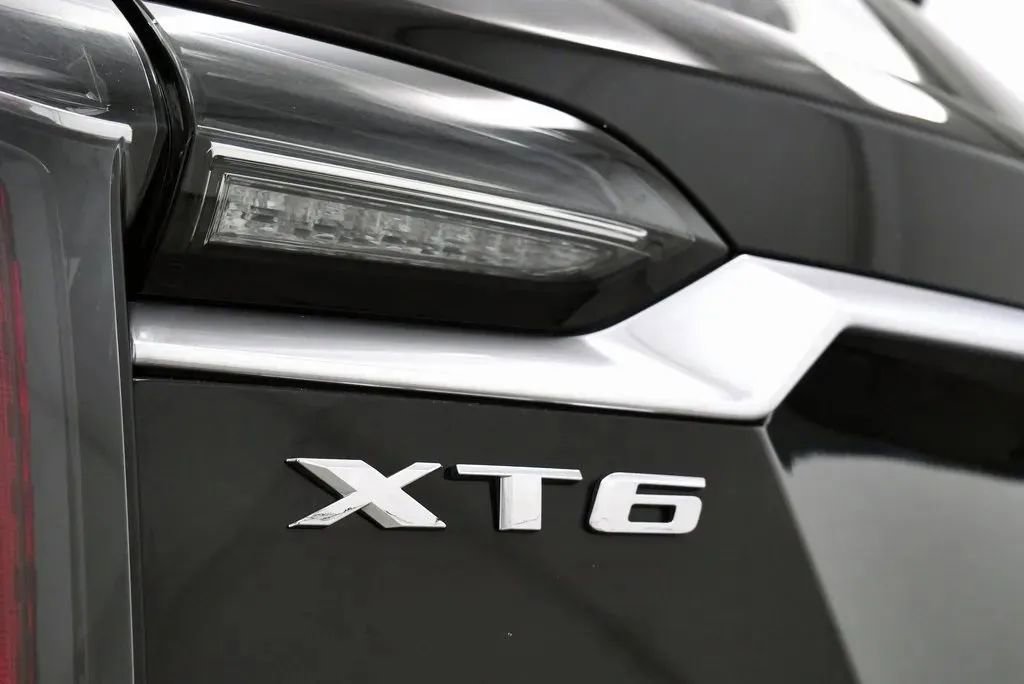 Used 2023 Cadillac XT6 Sport w/ Platinum Package image 10