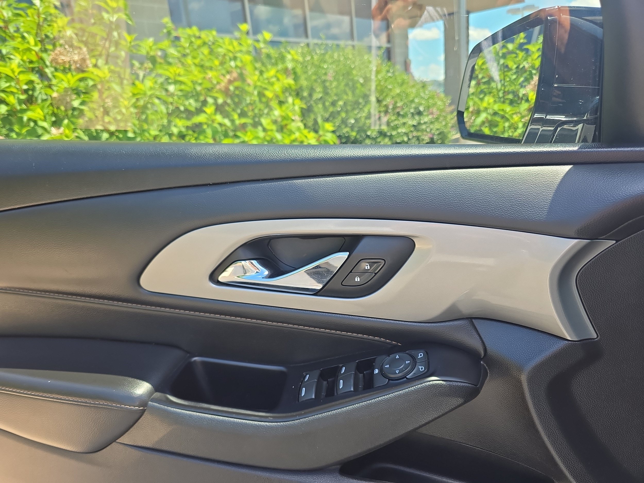 Used 2018 Chevrolet Traverse LS w/ LPO, Blackout Package FWD image 15