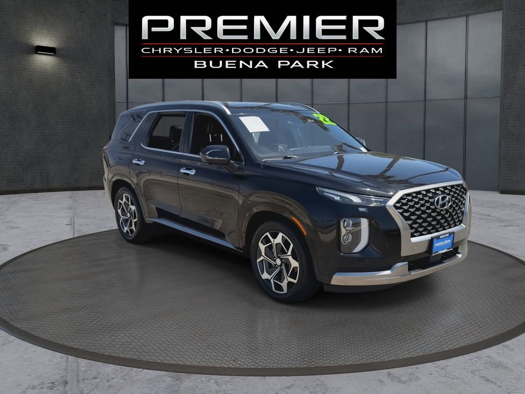 Used 2022 Hyundai Palisade Calligraphy FWD image 2