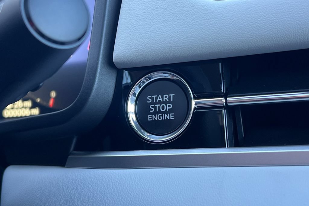 New 2026 Mitsubishi Outlander SEL FWD image 24