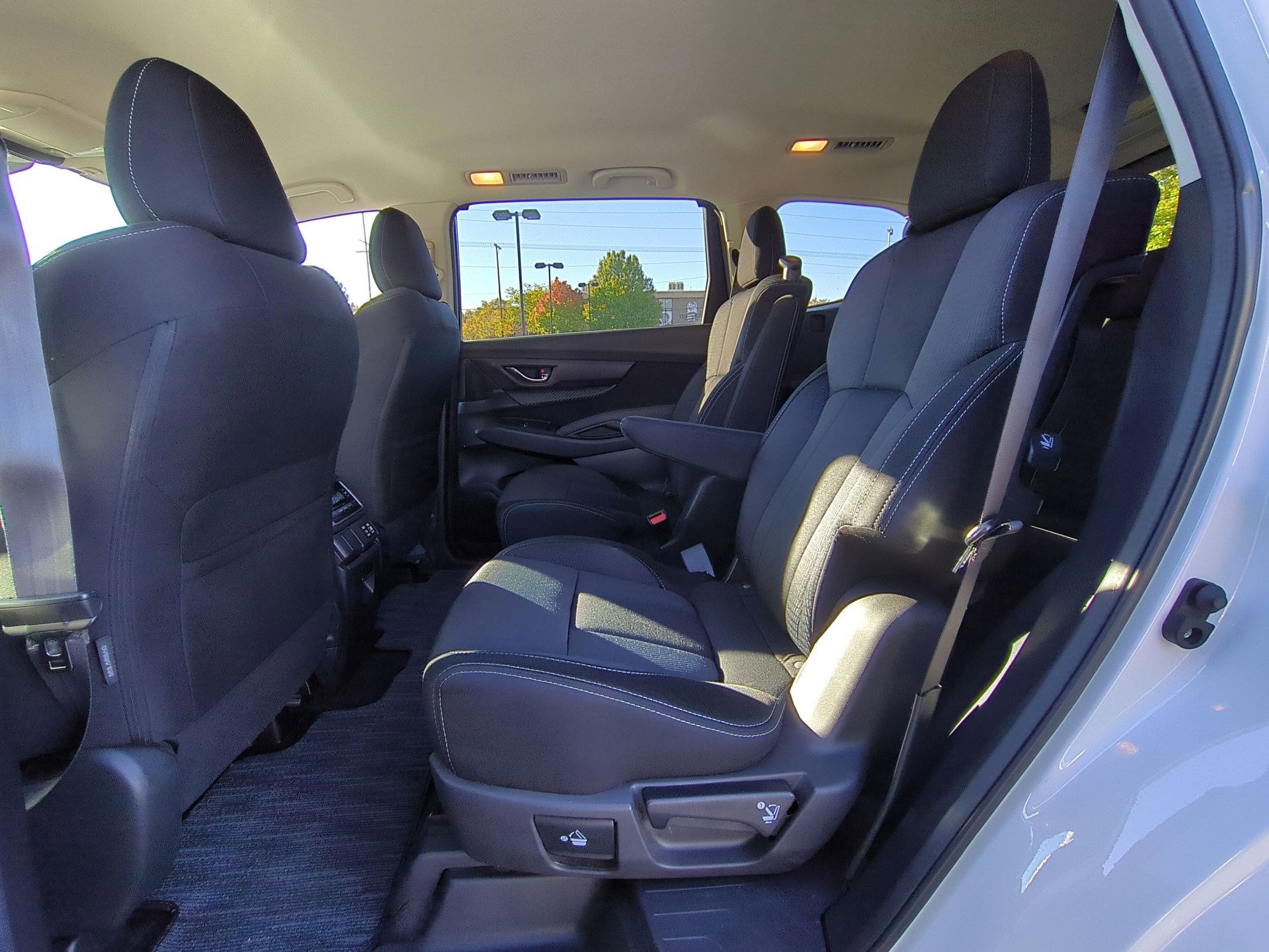 Used 2024 Subaru Ascent Premium w/ Convenience Package image 18