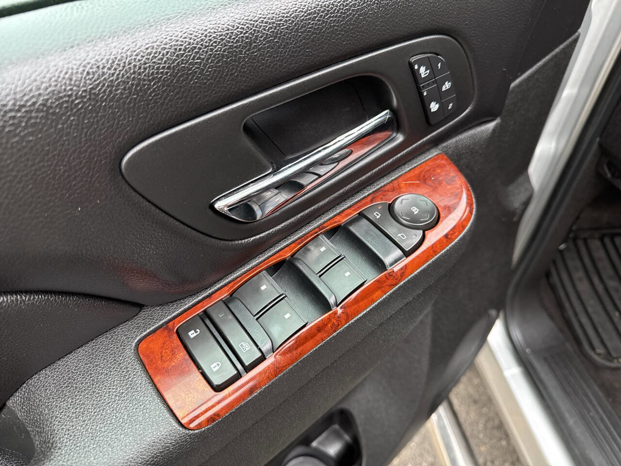 Used 2010 GMC Sierra 2500 SLT image 26