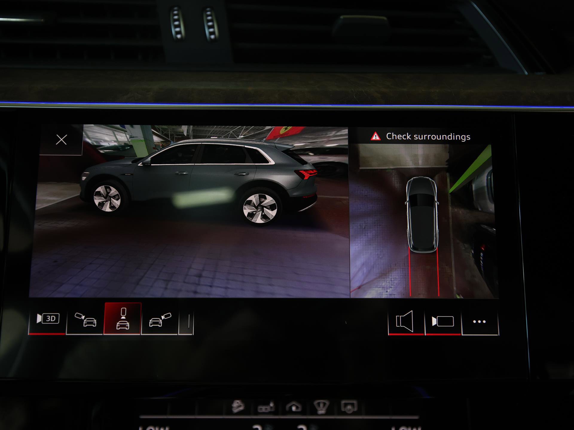 Used 2019 Audi e-tron Prestige AWD/4WD image 33