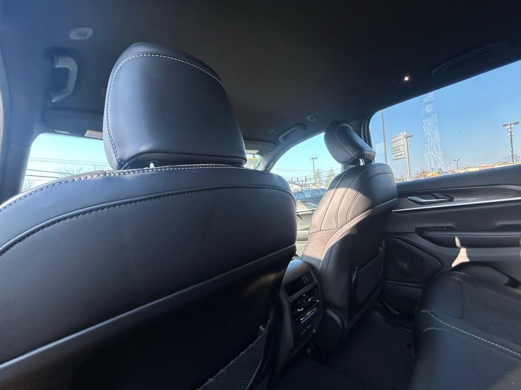 New 2026 Jeep Grand Cherokee Altitude AWD/4WD image 28