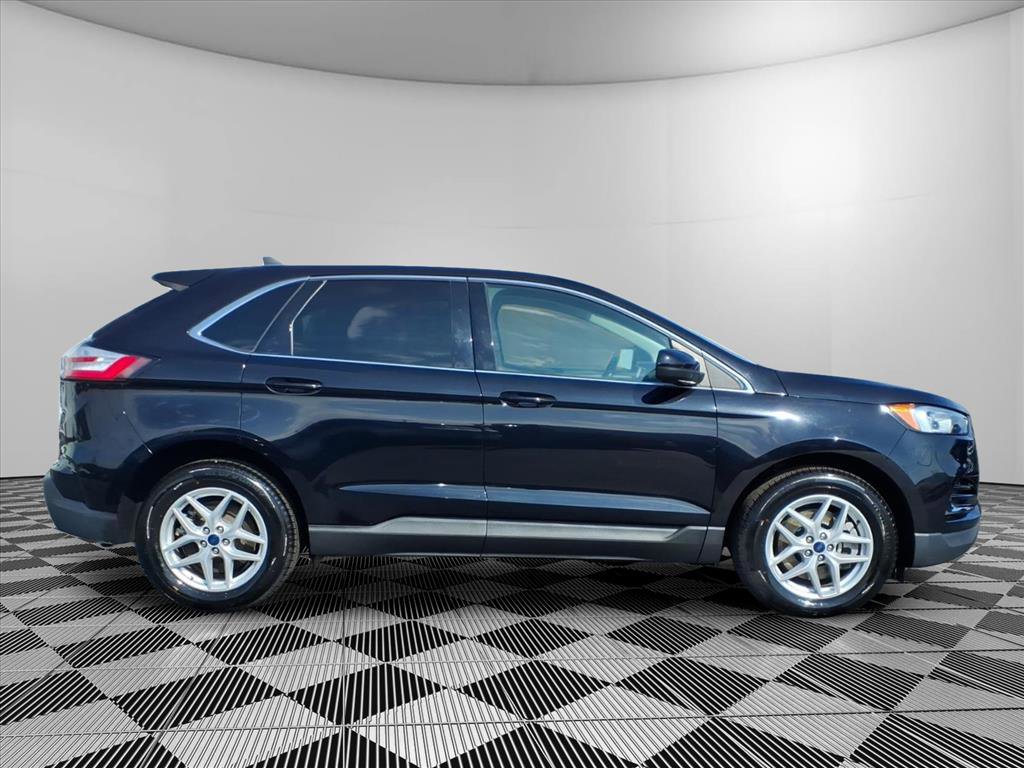 Used 2022 Ford Edge SEL image 6
