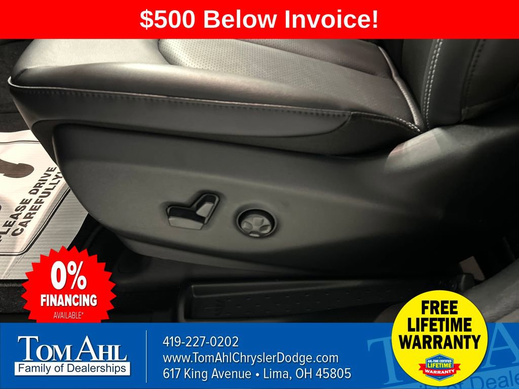 New 2026 Chrysler Pacifica Select image 11