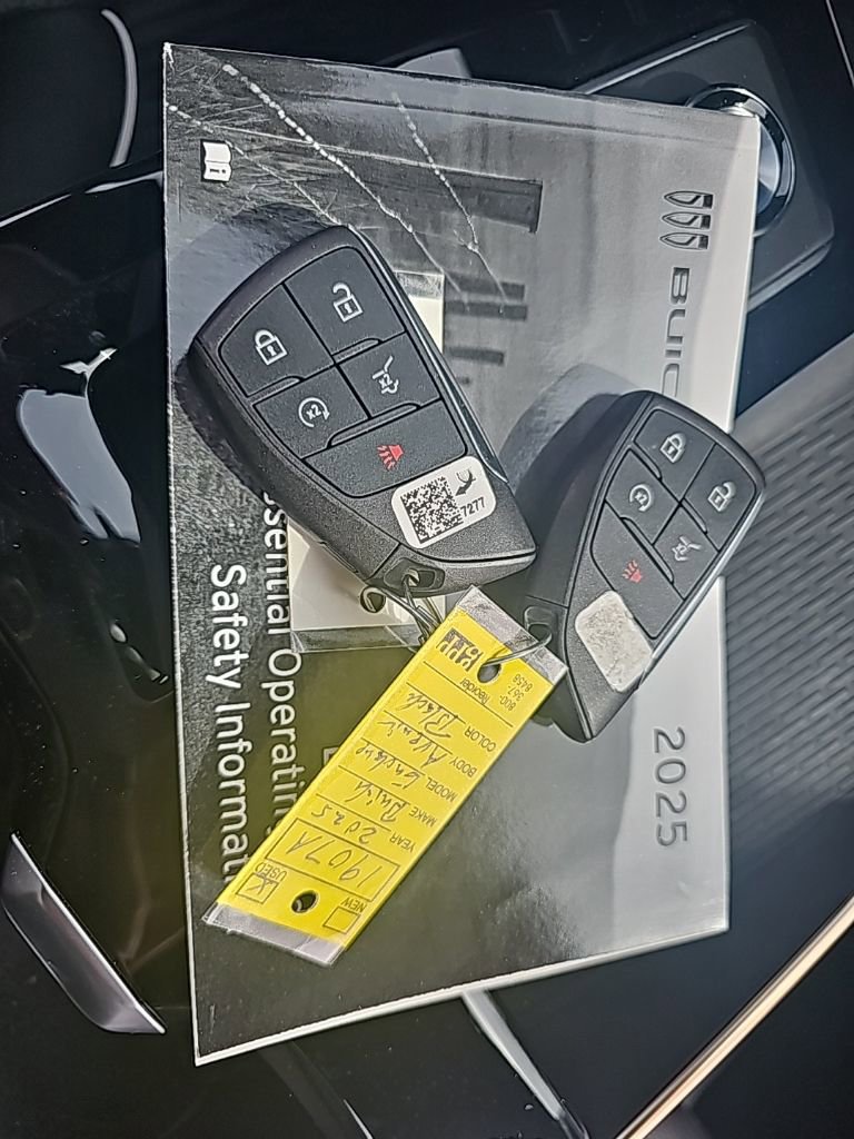 Used 2025 Buick Enclave Avenir w/ Super Cruise Package image 29