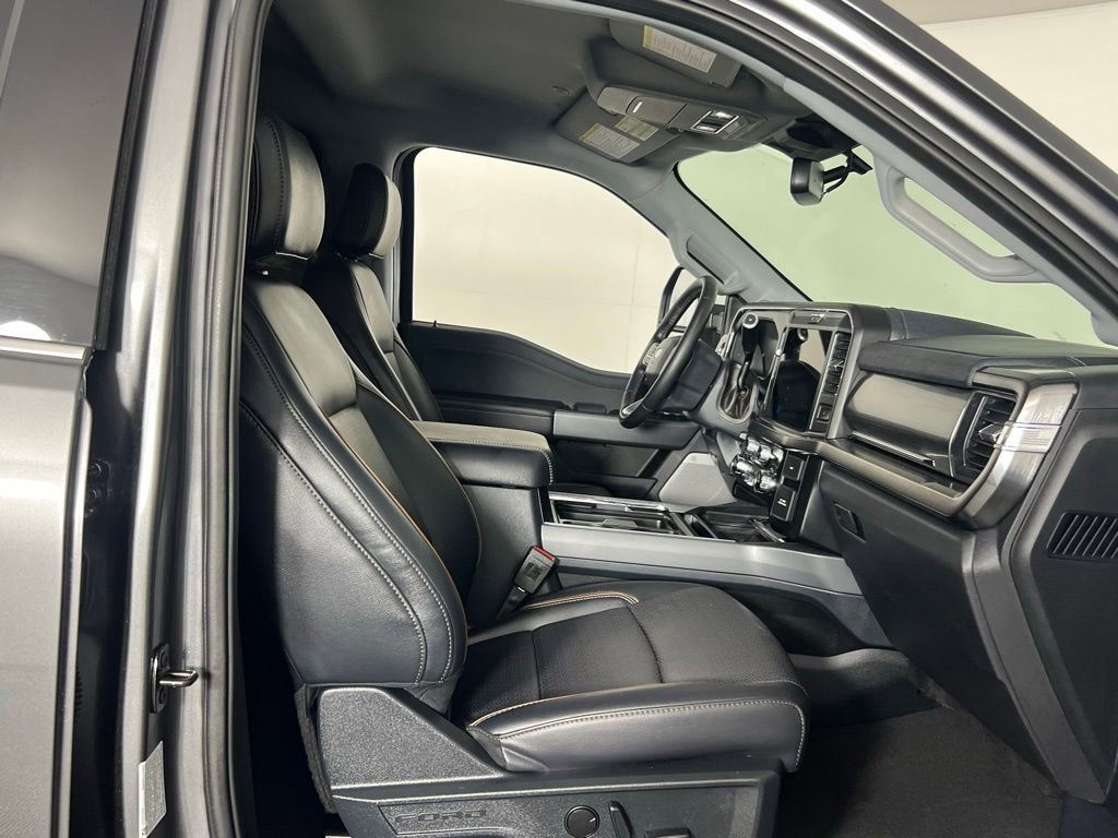 Used 2025 Ford F250 Lariat w/ Chrome Package image 31