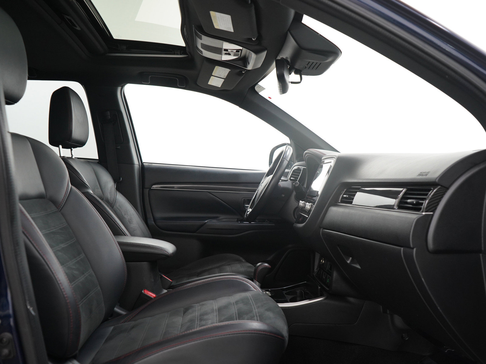 Used 2020 Mitsubishi Outlander LE AWD/4WD image 11