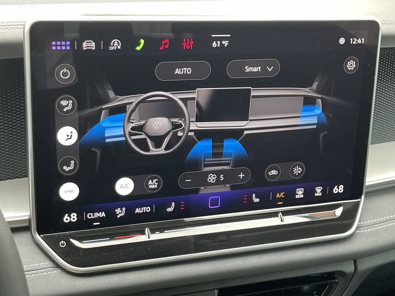 New 2026 Volkswagen Tiguan SE FWD image 24