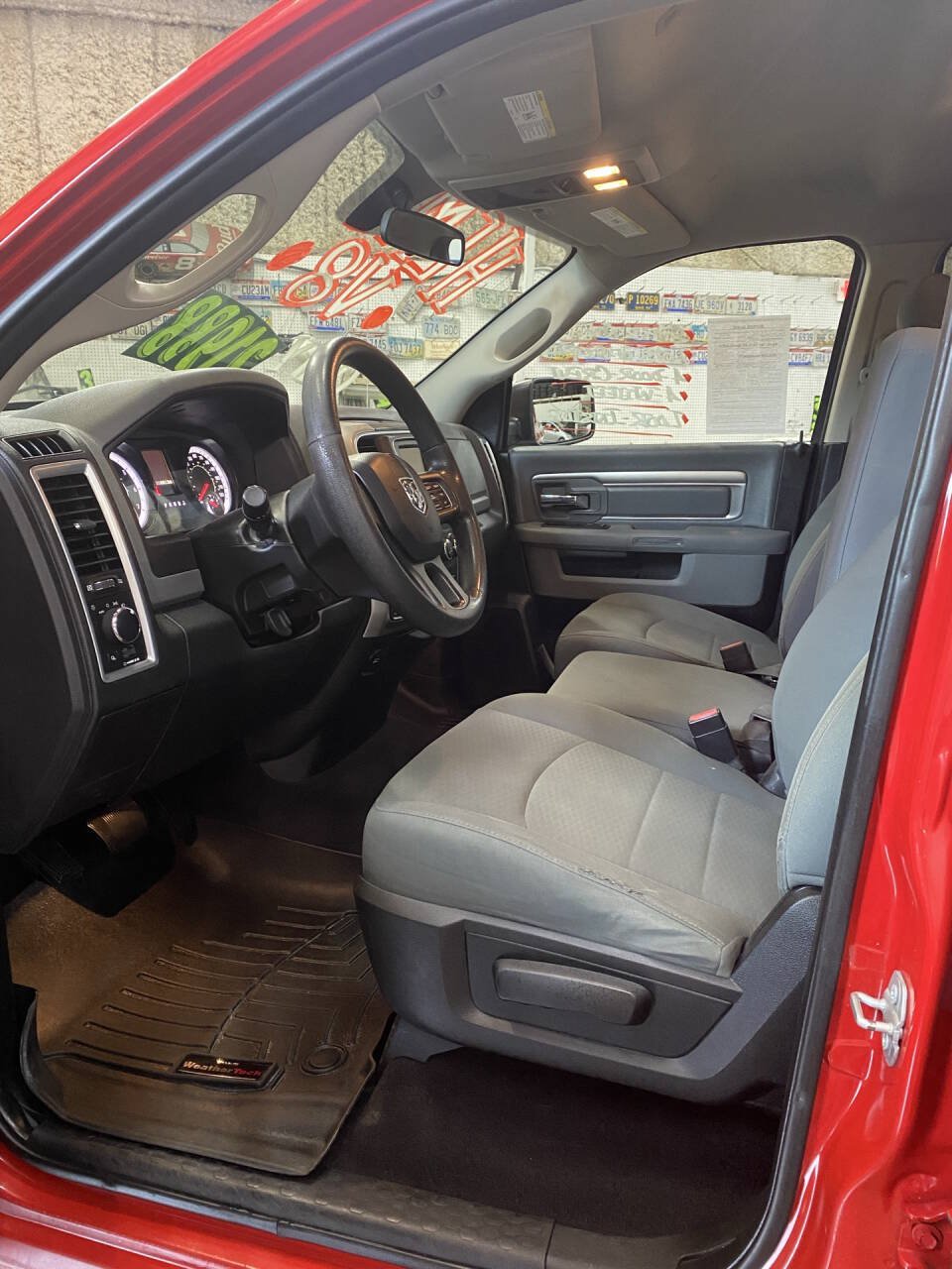 Used 2017 RAM 1500 Classic SLT AWD/4WD image 8