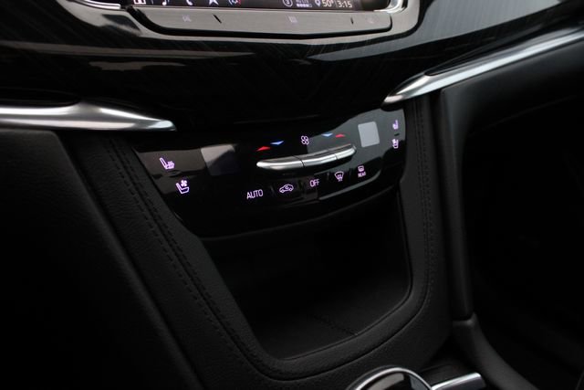 Used 2020 Cadillac XT6 Premium Luxury AWD/4WD image 18