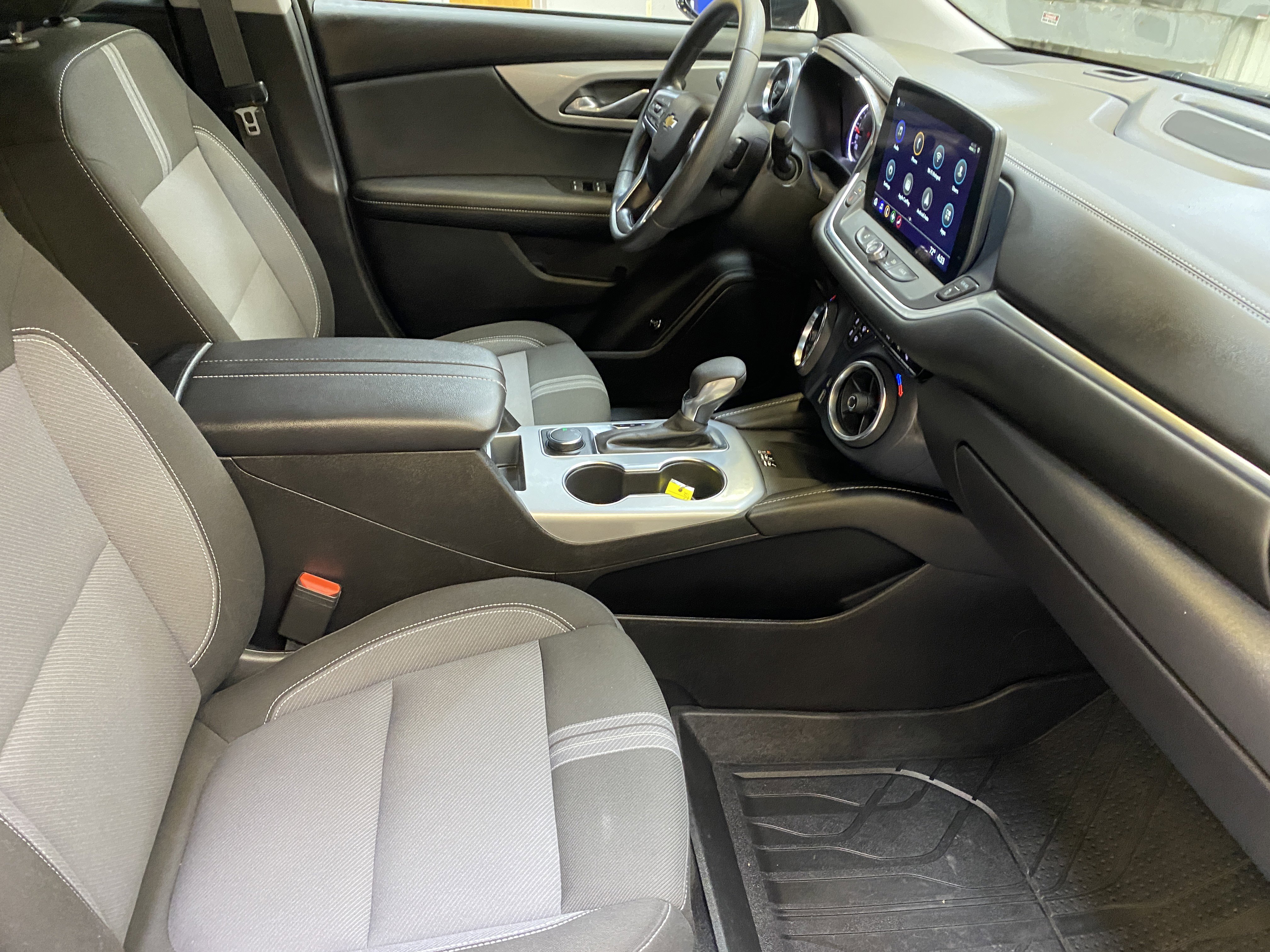 Used 2024 Chevrolet Blazer LT w/ Convenience Package image 25