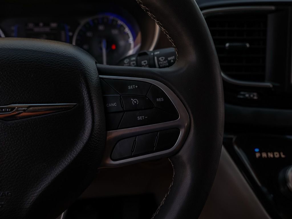 Used 2023 Chrysler Voyager LX image 26