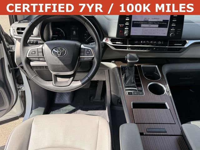 Used 2023 Toyota Sienna XLE image 18